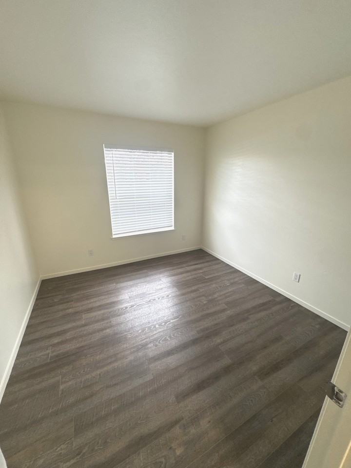 Sierra Springs Apartments - Photo 6 of 14