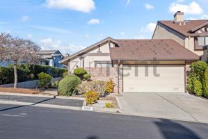 featured image of 1654 Sugarloaf Dr