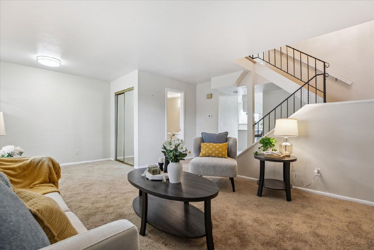 1872 Robb St - Photo 7 of 34