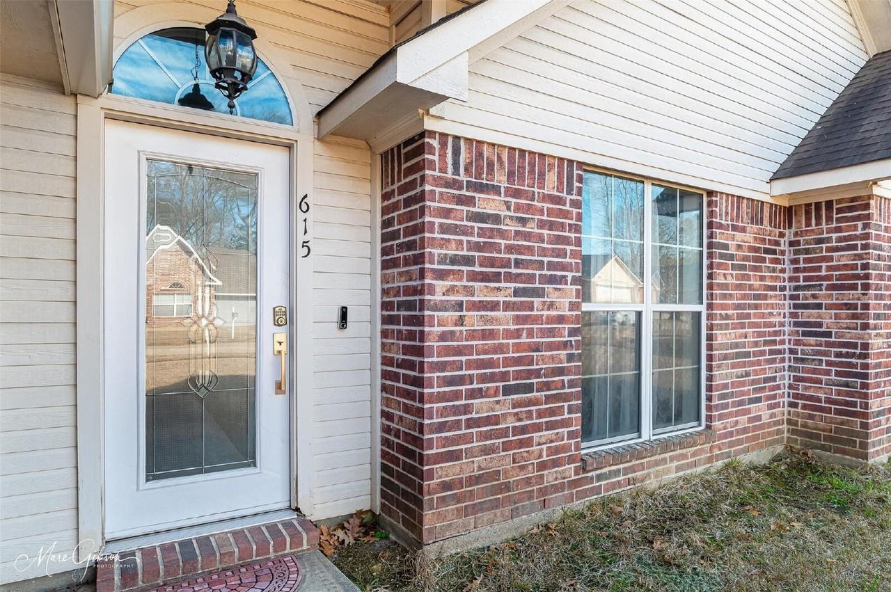 615 Alex Way - Photo 2 of 20