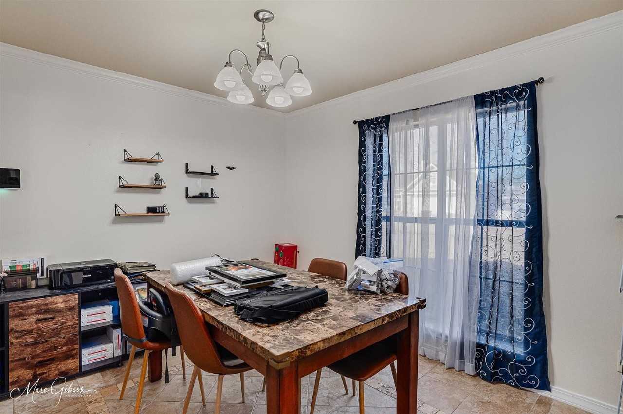 615 Alex Way - Photo 3 of 20