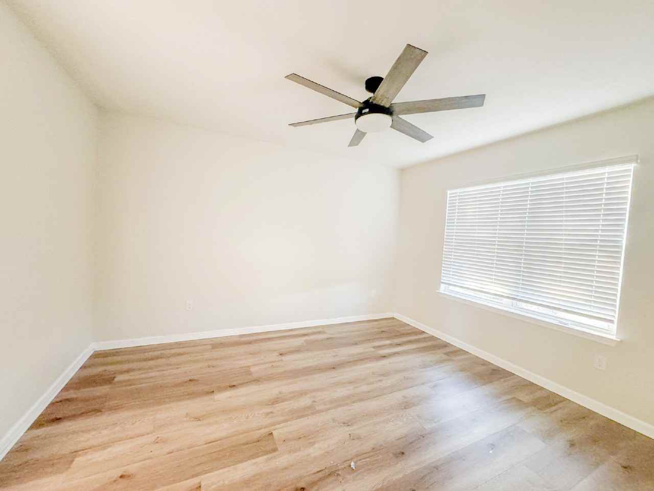 8815 Sunshower Pl - Photo 7 of 17