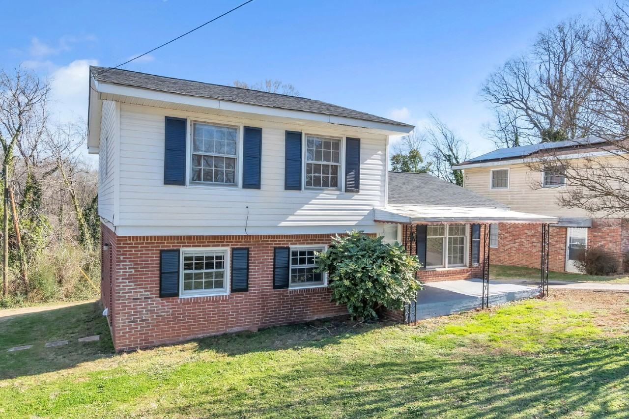 423 Bethlehem Dr - Photo 2 of 26