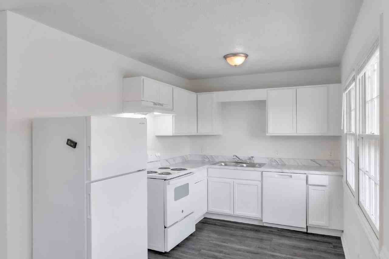 423 Bethlehem Dr - Photo 7 of 26