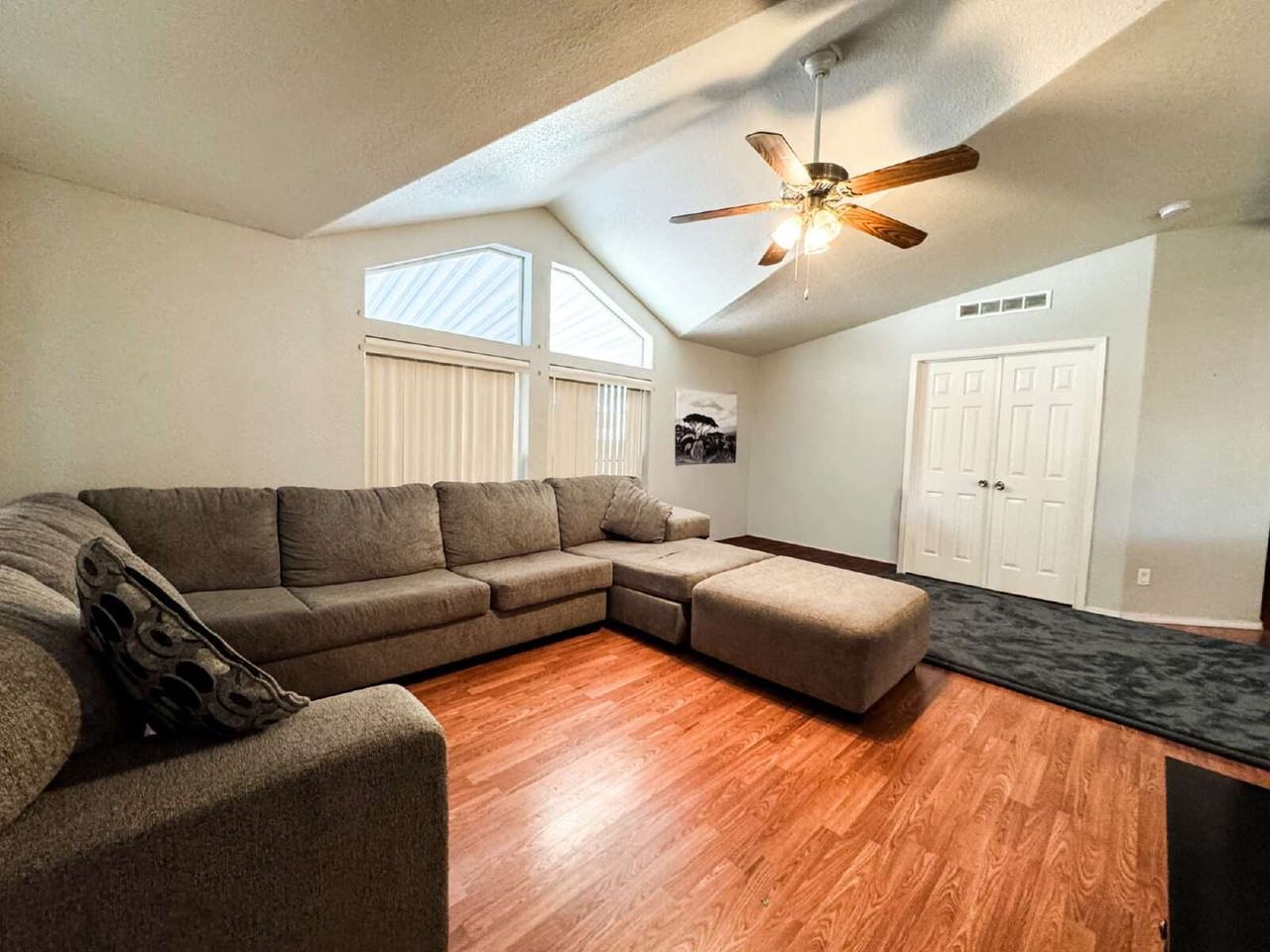 13226 E 46th Dr - Photo 3 of 20