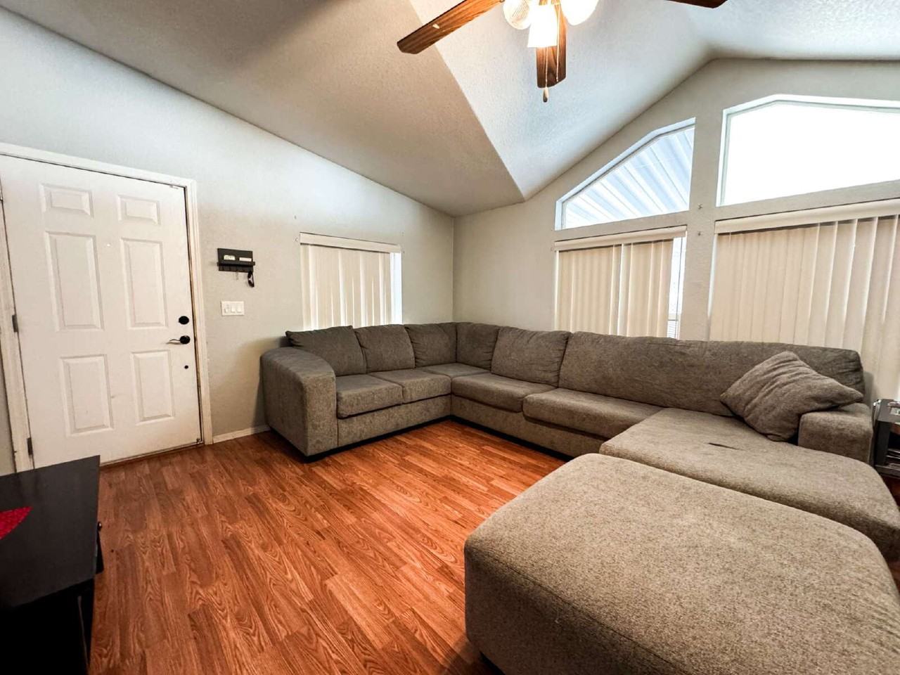 13226 E 46th Dr - Photo 4 of 20