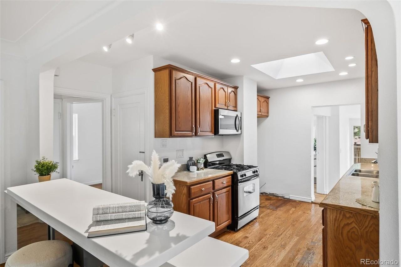 2290 Jasmine St - Photo 7 of 49