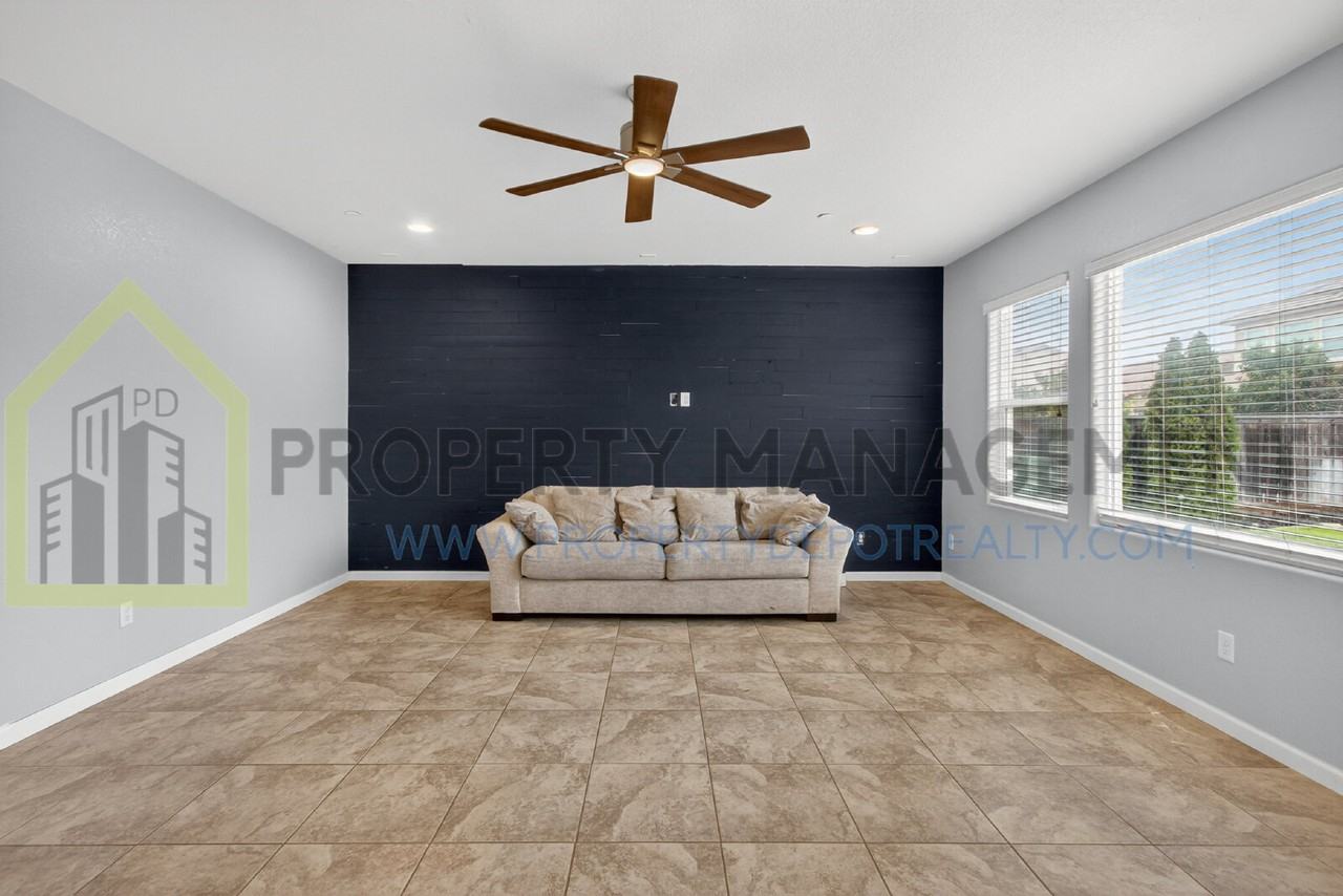 8333 Mallett Way - Photo 7 of 50