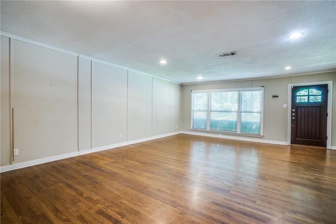 3517 Rogers Ave - Photo 5 of 20