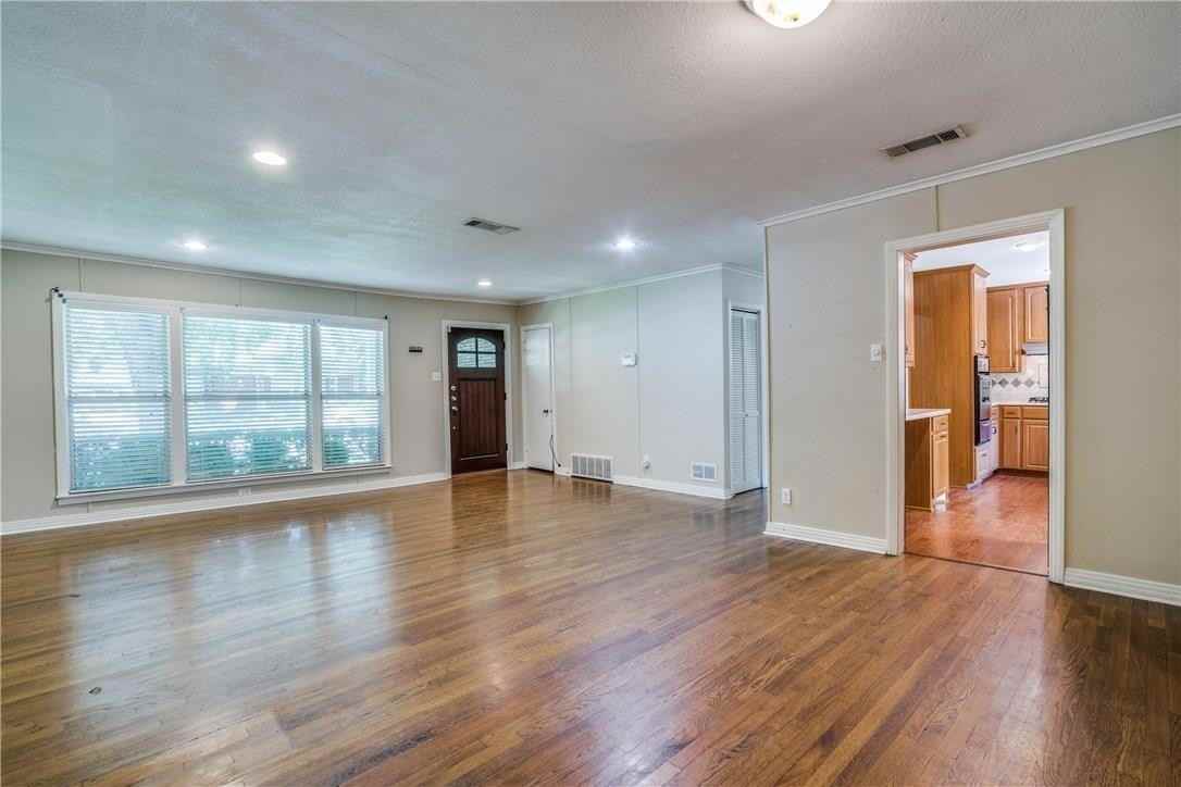 3517 Rogers Ave - Photo 6 of 20