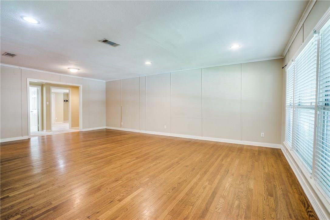 3517 Rogers Ave - Photo 7 of 20