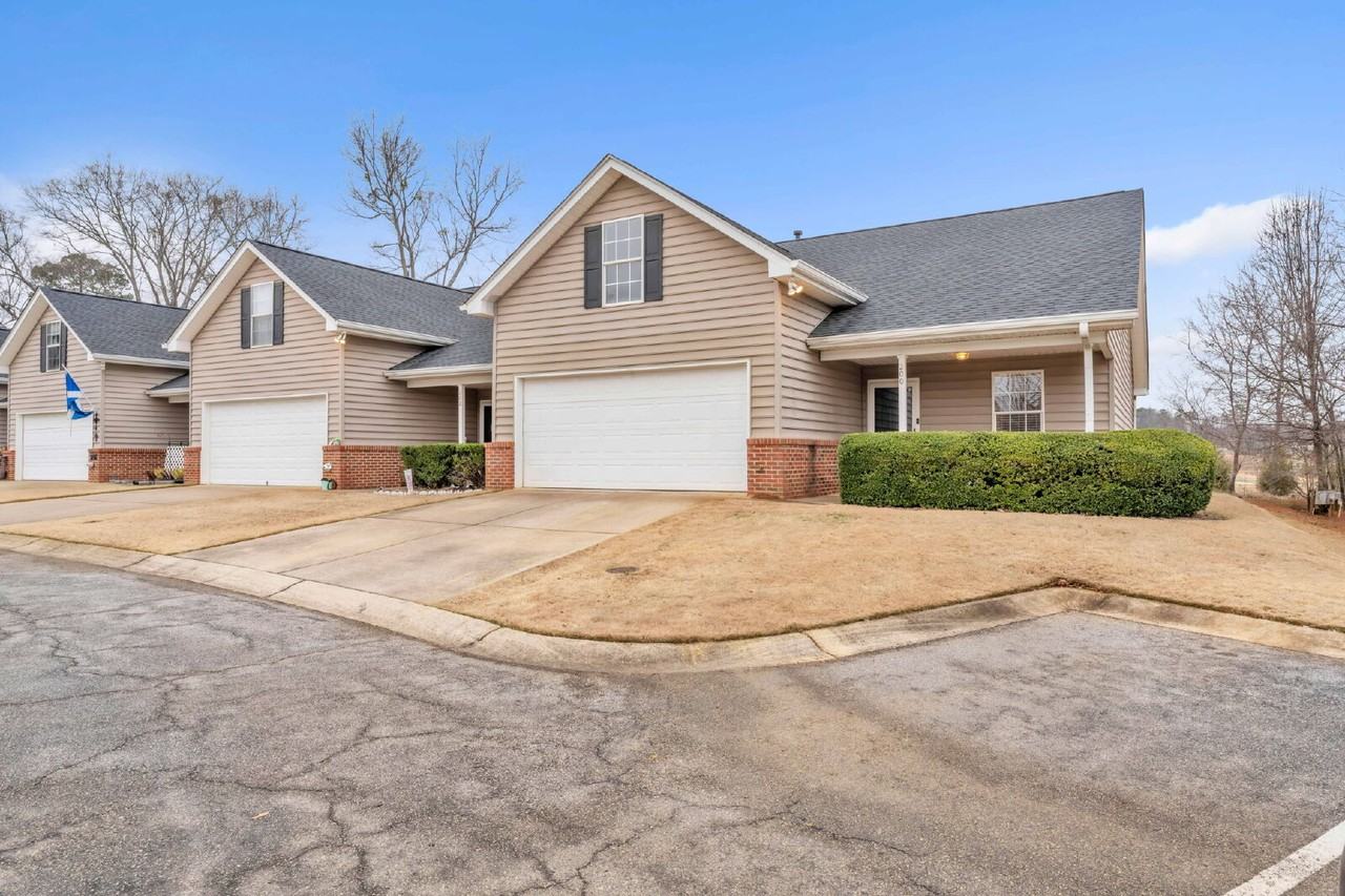 200 Discovery Way - Photo 2 of 37