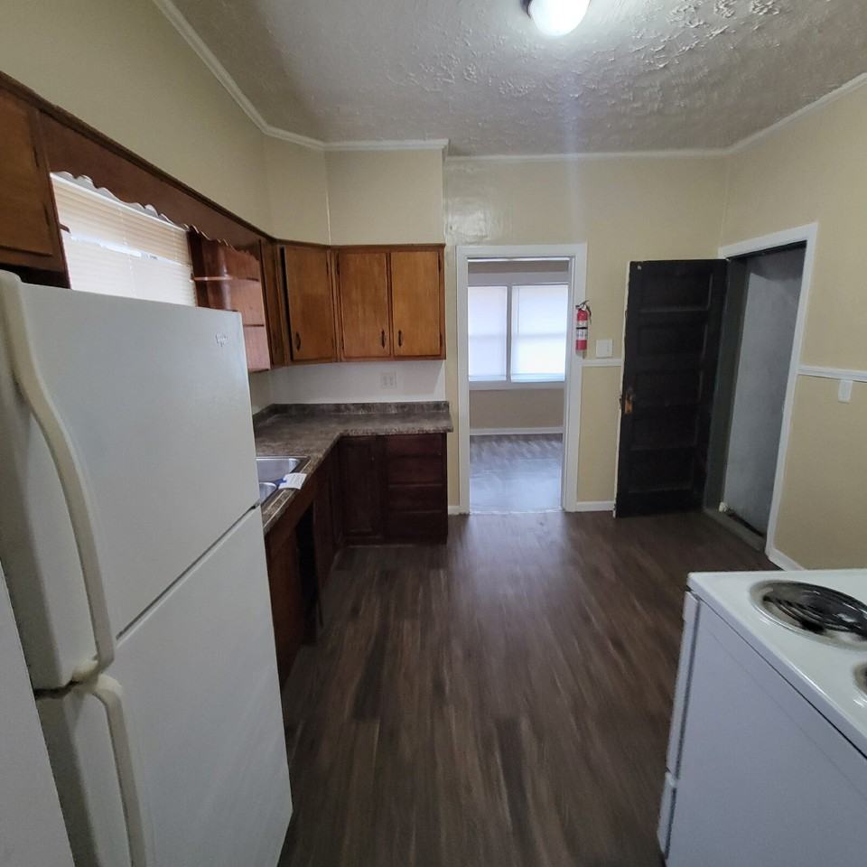 1336 N Kealing Ave - Photo 7 of 7