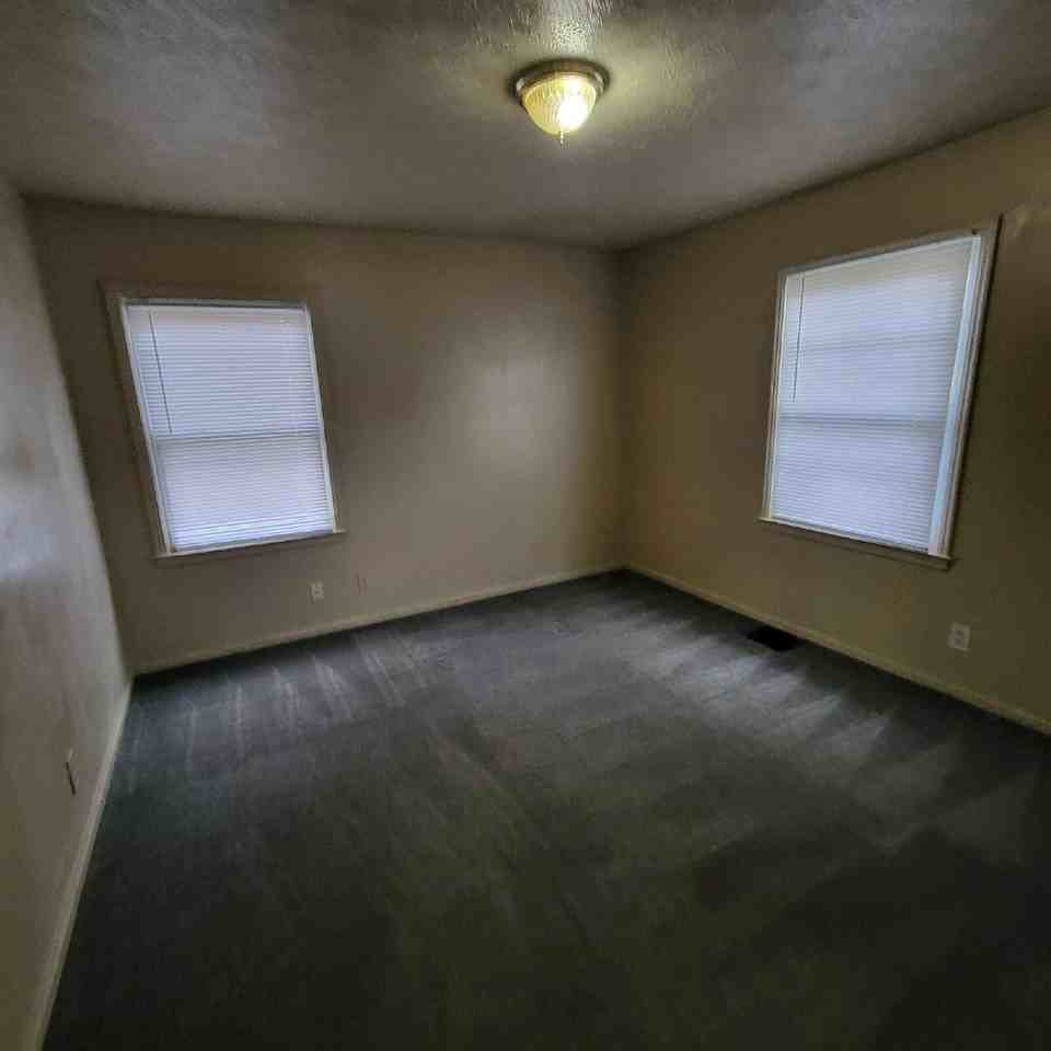 3208 N Bolton Ave - Photo 4 of 6