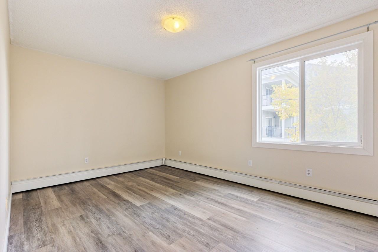 2414 14A Street SW - Photo 7 of 13