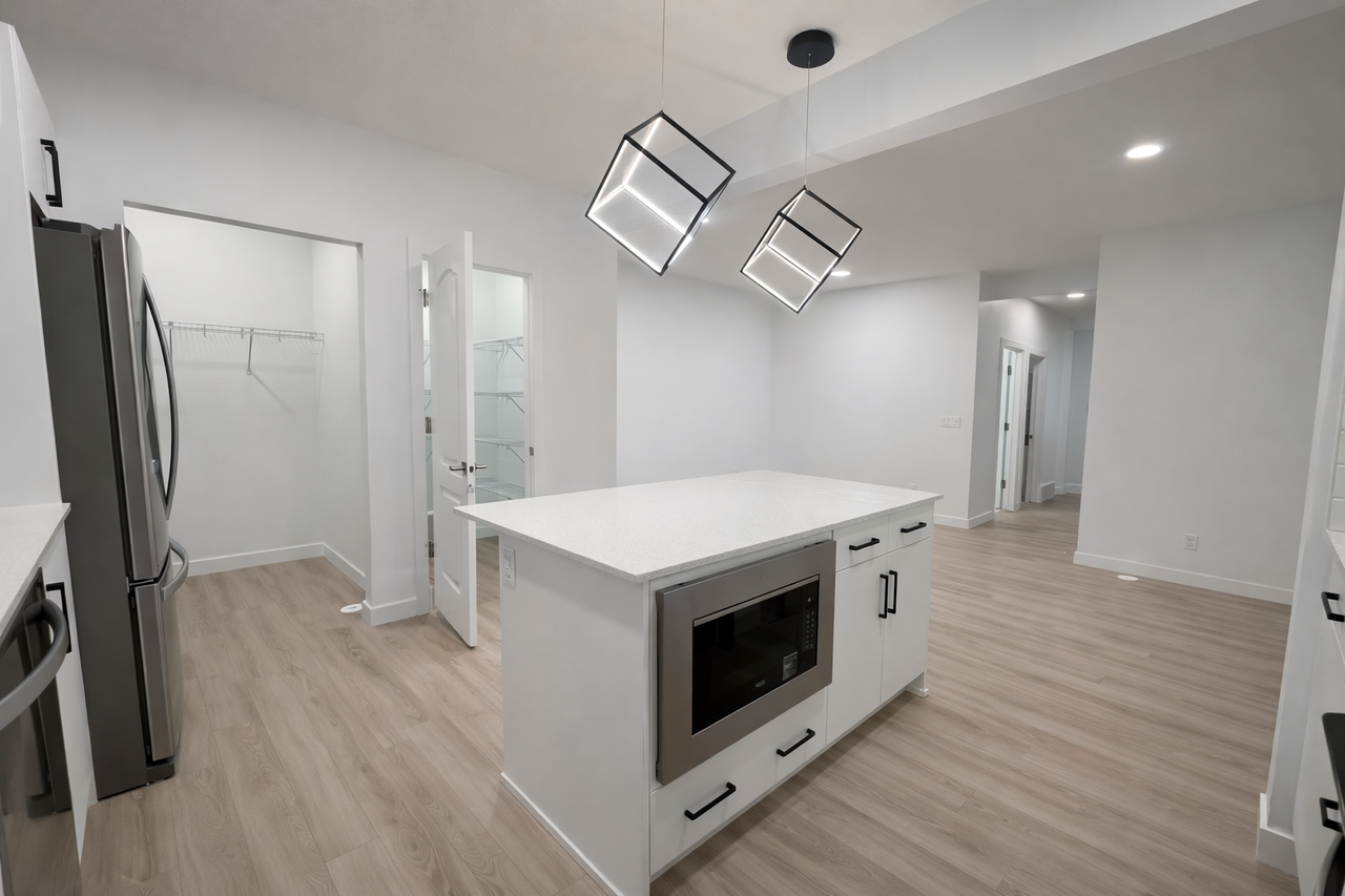 4 Bed | 3 Bath Single Family Home – Aster, NW Edmonton - Photo 3 of 13