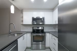 featured image of 4555 Av Bonavista