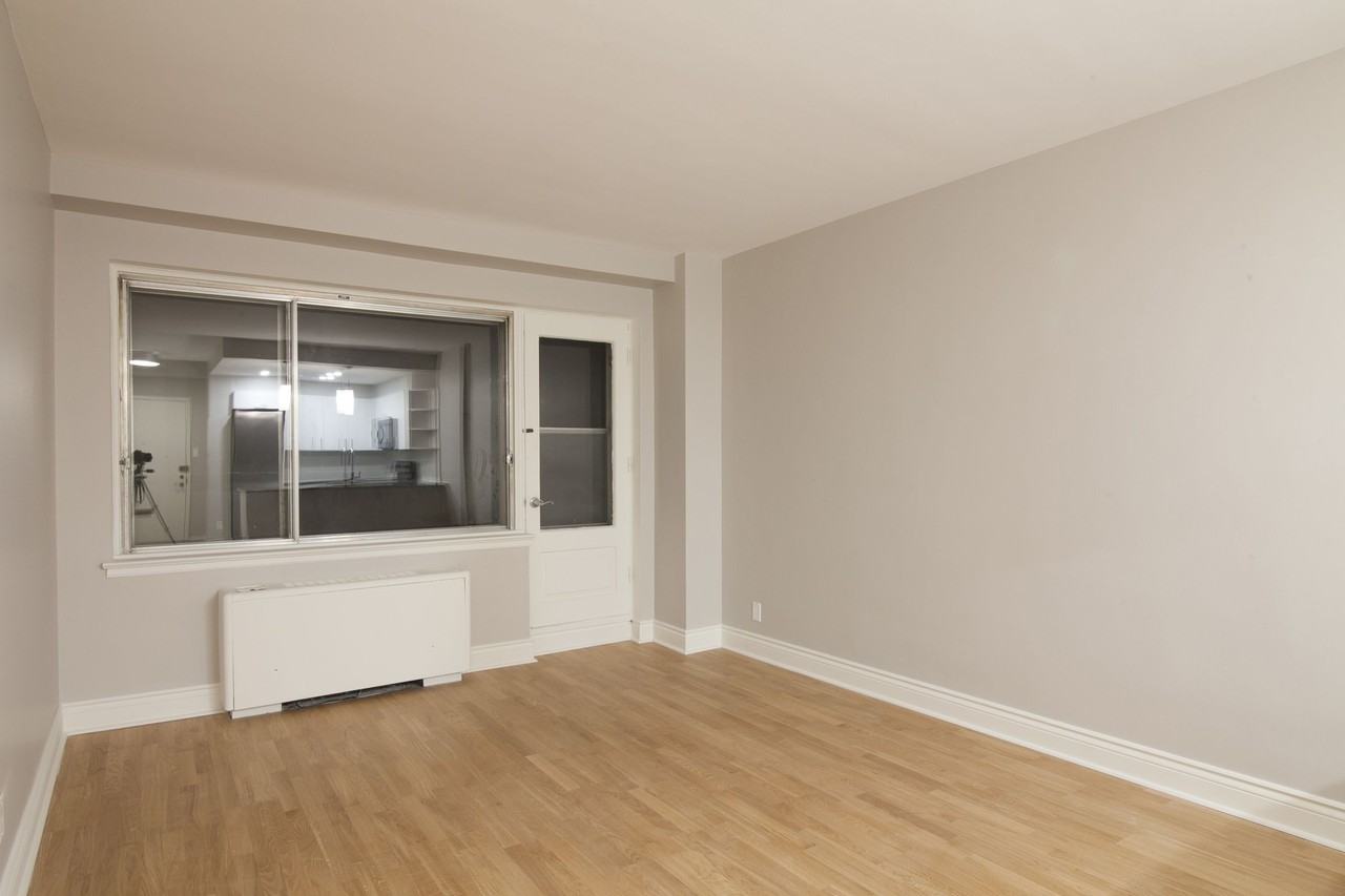 4555 Bonavista Avenue - Photo 4 of 50