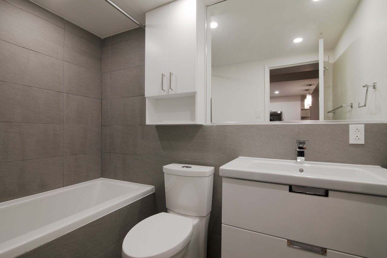 4555 Bonavista Avenue - Photo 6 of 50