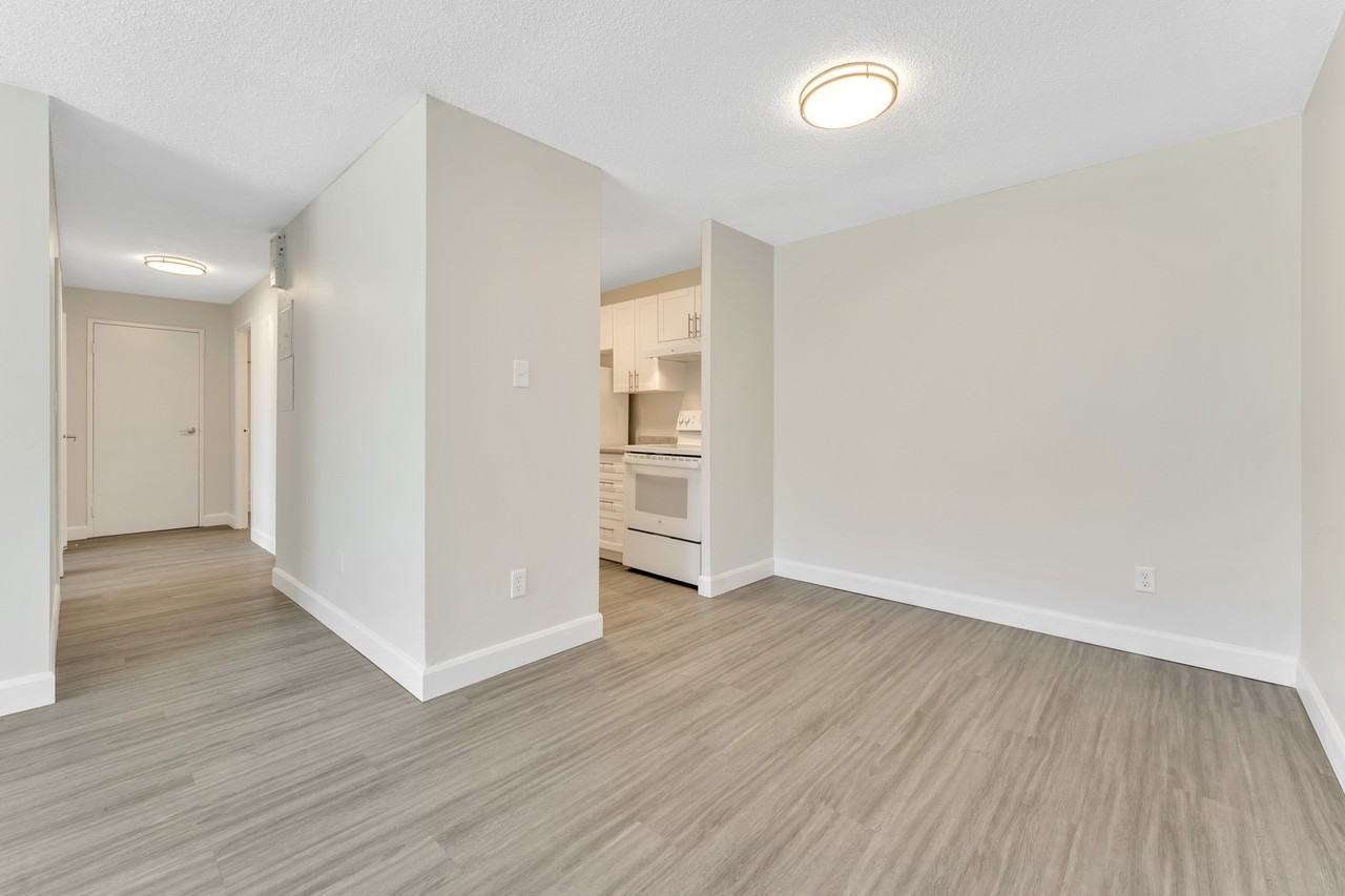 Thomas Apartments - Photo 6 of 24