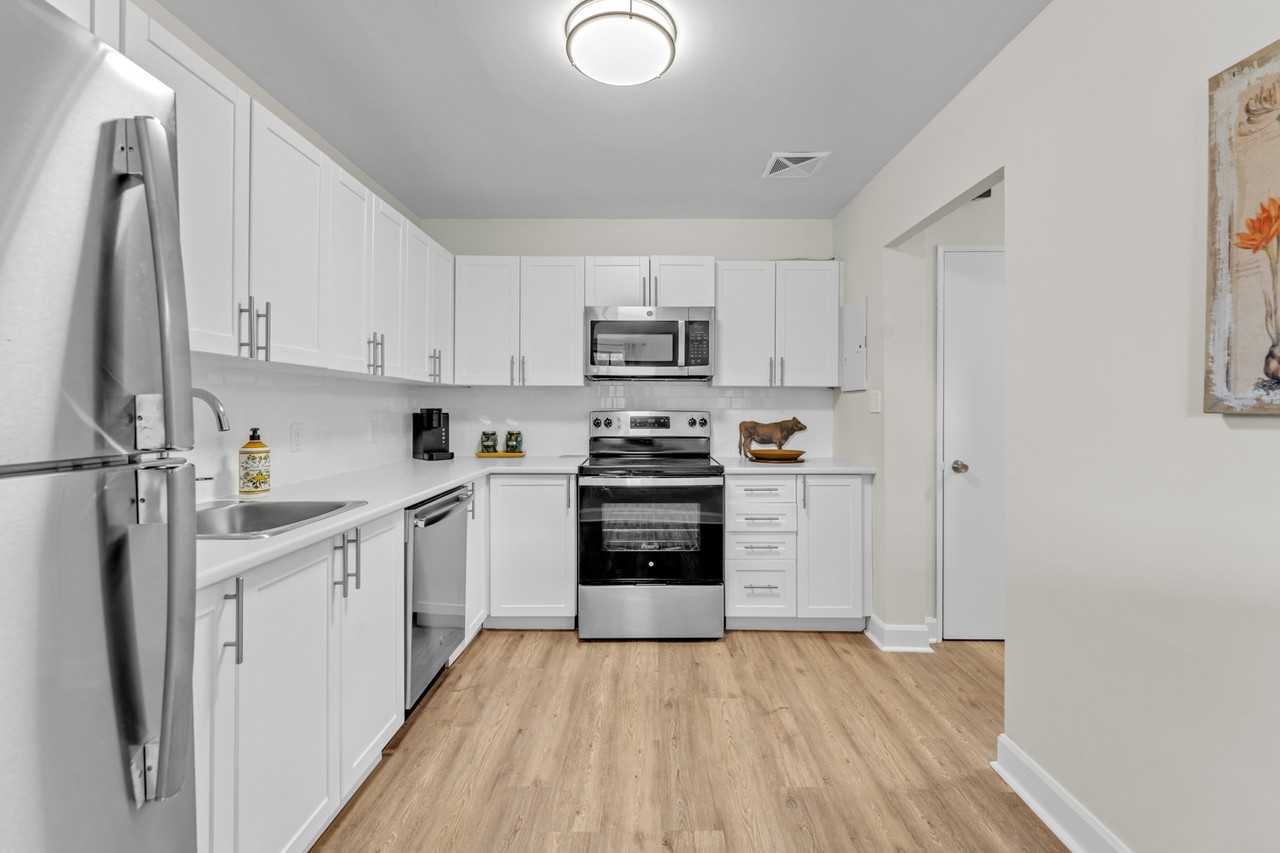 Village on the River Apartments - Photo 7 of 26