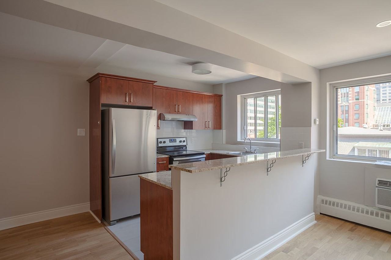 3421 Rue Drummond - Photo 2 of 50