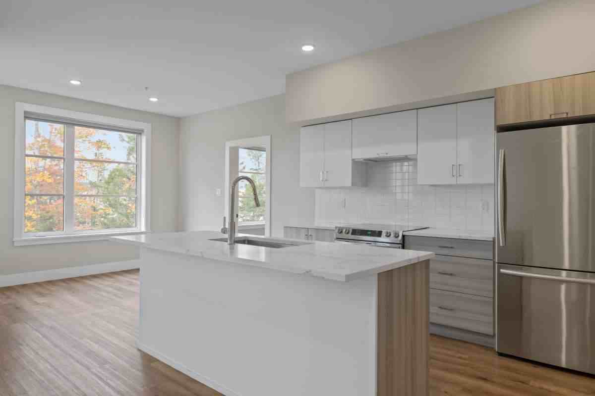 The Madison Bedford Apartments - Photo 7 of 13