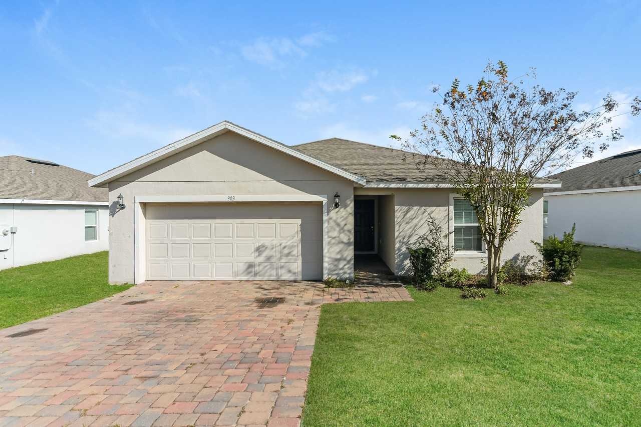 903 Lucerne Loop Rd Ne