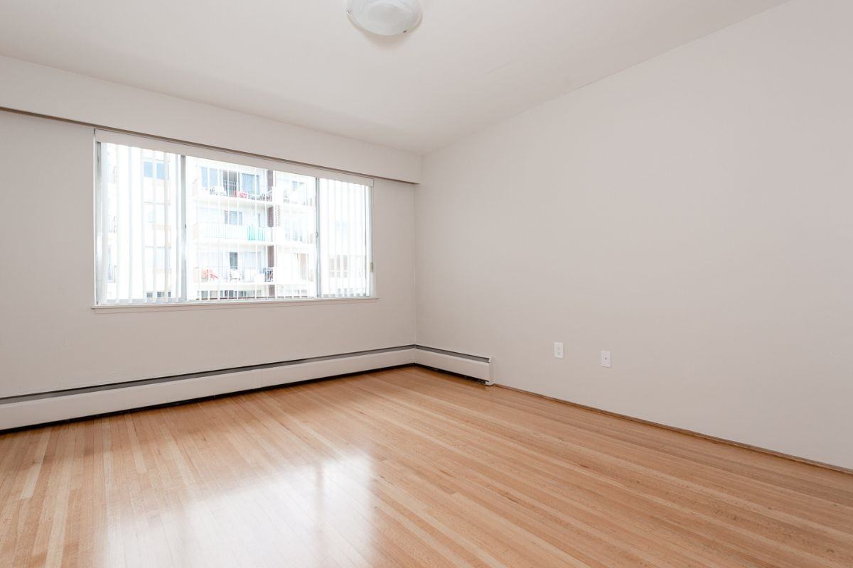 Hollyhill Towers - Photo 7 of 13