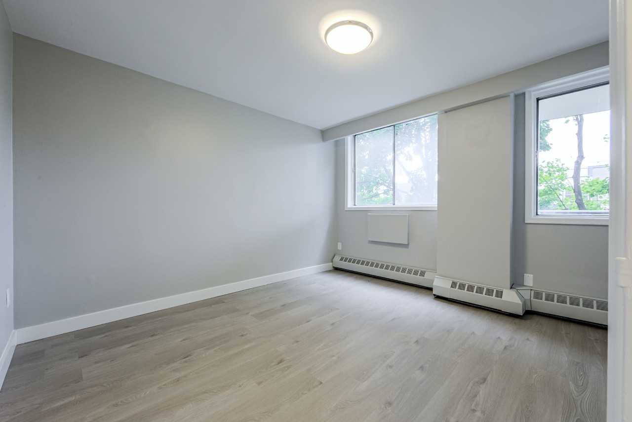 3171 Bathurst Street - Photo 6 of 24