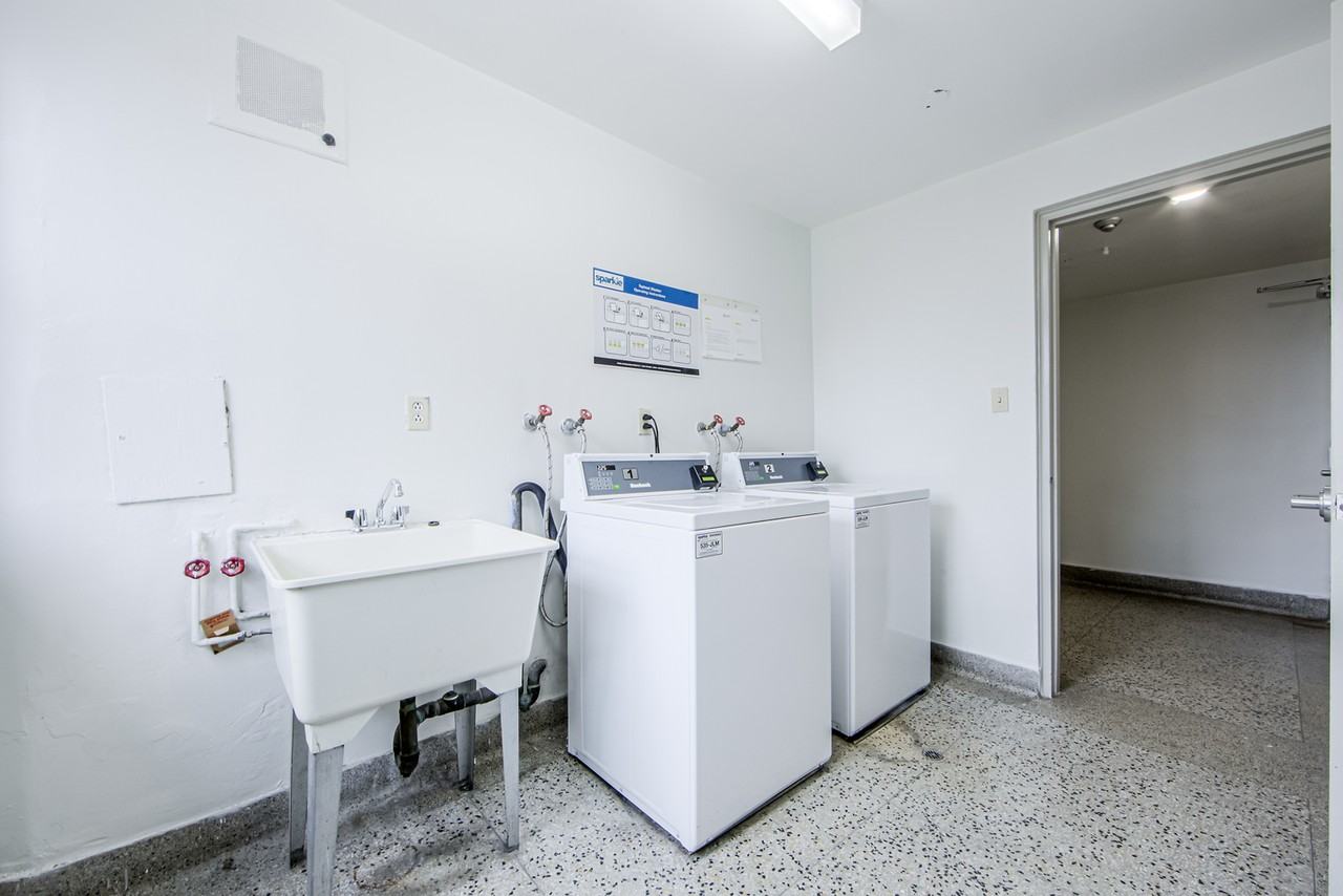 3171 Bathurst Street - Photo 7 of 24