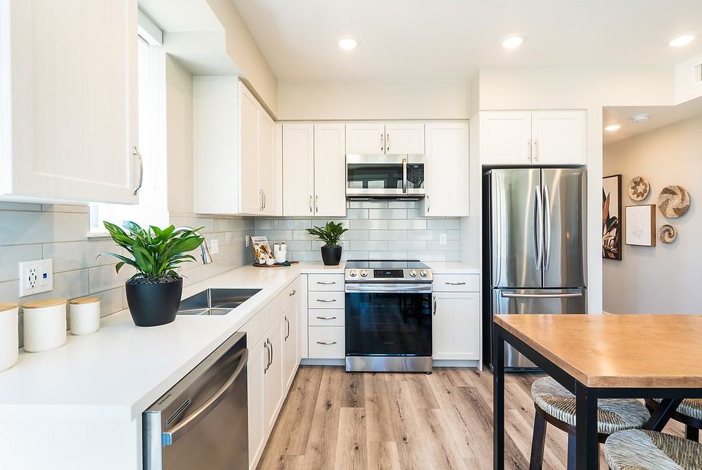 1250 Lakeside - Photo 7 of 50