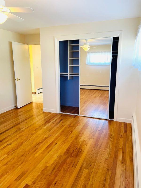 241 Huxley Ave - Photo 5 of 7