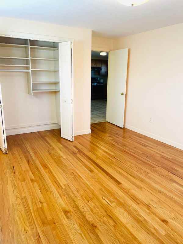 241 Huxley Ave - Photo 6 of 7