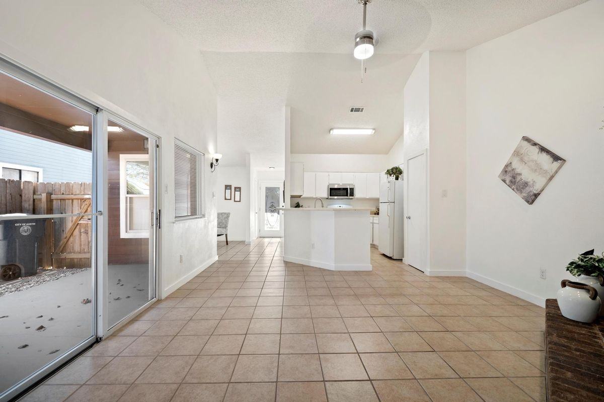 2614 Howellwood Way ##B - Photo 7 of 9