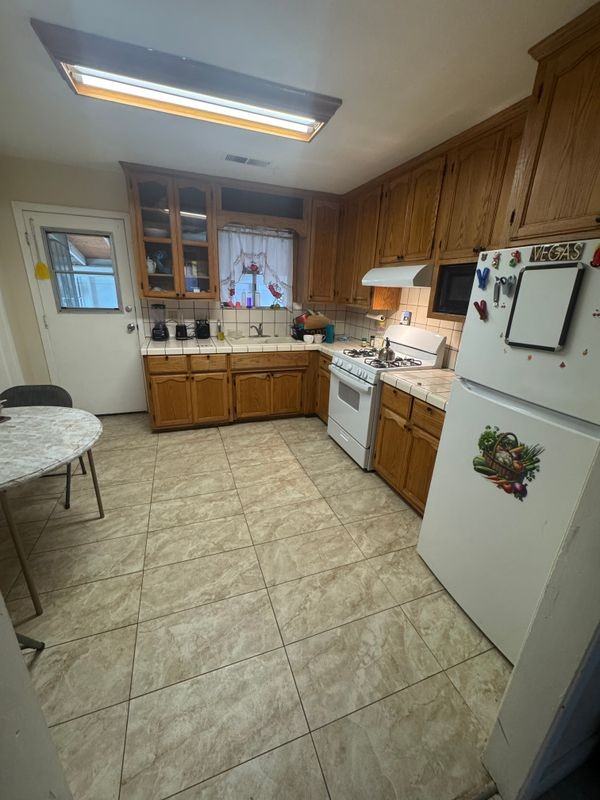 388 2nd St - Photo 3 of 16