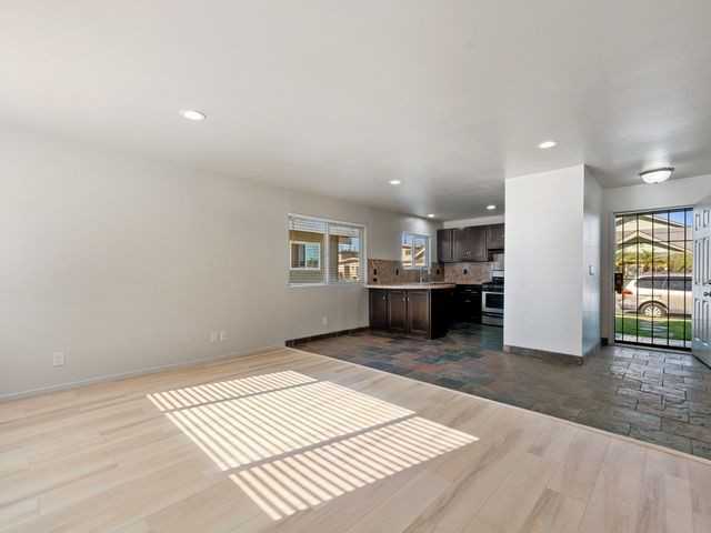 3912 W 178th St - Photo 3 of 8