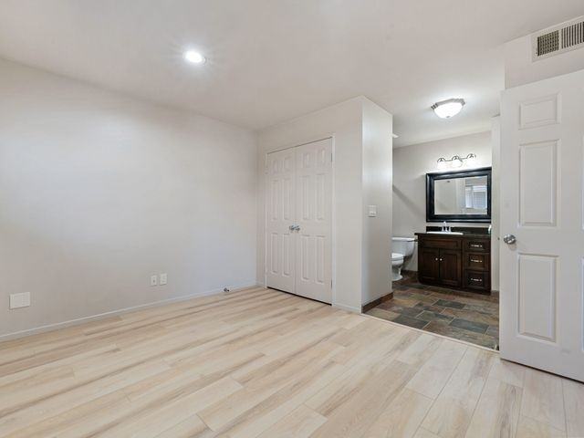 3912 W 178th St - Photo 5 of 8