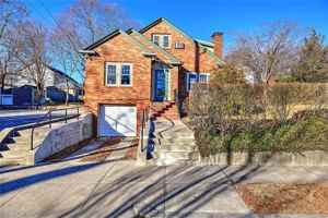 featured image of 66 Tyndall Ave