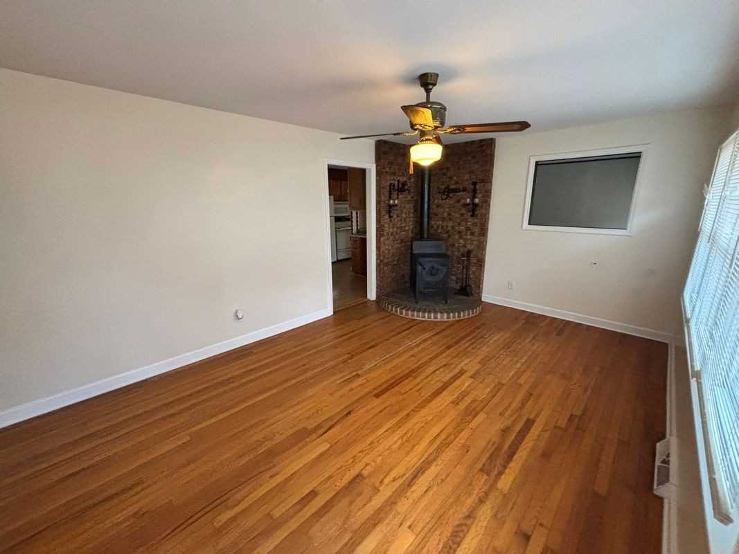 200 Sunset Dr - Photo 2 of 6