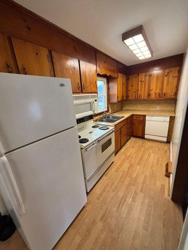 200 Sunset Dr - Photo 4 of 6