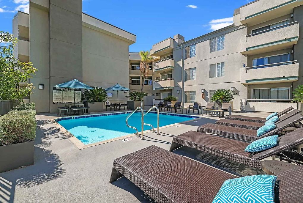 Tiffany Court - Photo 5 of 39