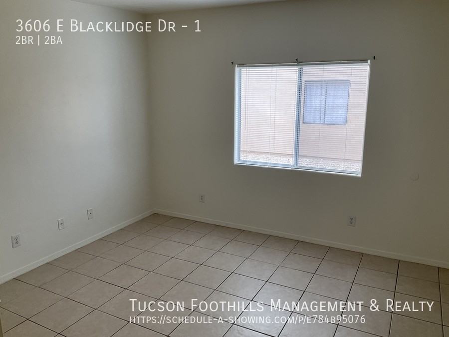 3606 E Blacklidge Dr #1 - Photo 7 of 24
