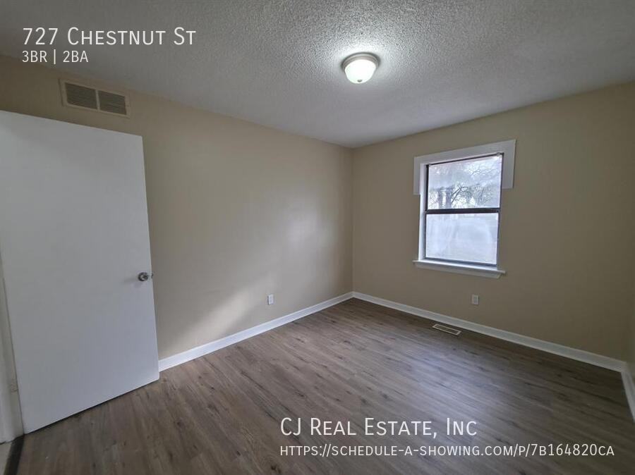 727 Chestnut St - Photo 7 of 11