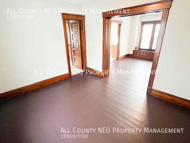 9423 Denison Ave - Photo 7 of 20