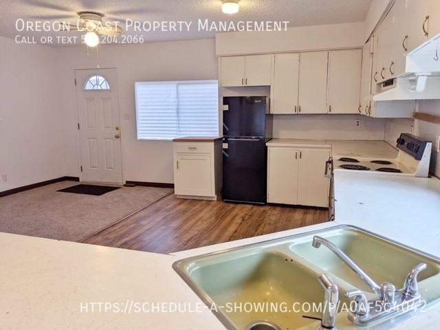 675 Se Keel Ave #B - Photo 5 of 13