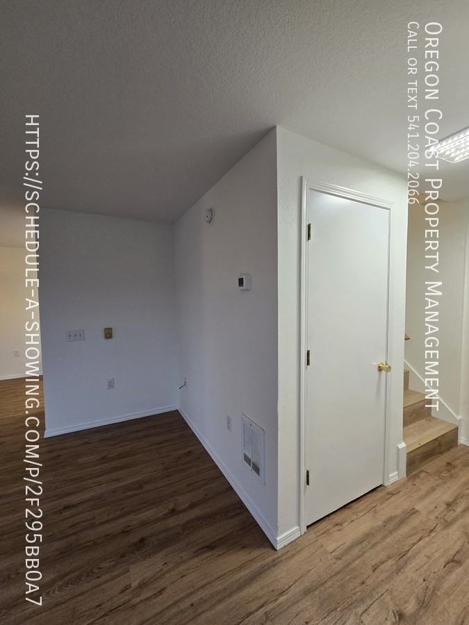 1135 Se Oar Ave #A - Photo 7 of 33