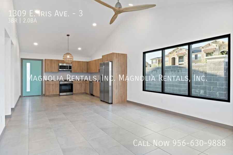 1309 E Iris Ave #3 - Photo 5 of 20