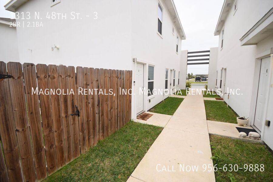 1313 N 48th St #3 - Photo 3 of 13