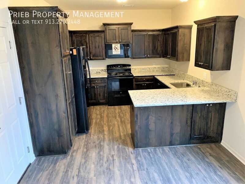 21652 W 126th Ter #21 - Photo 6 of 25